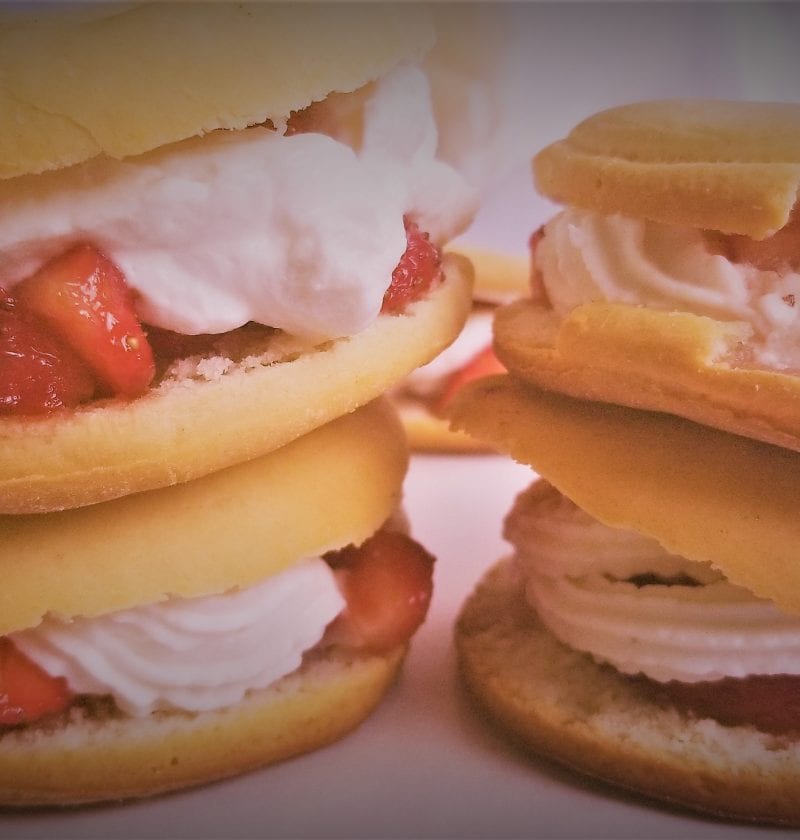 15 minutes Strawberry Cake